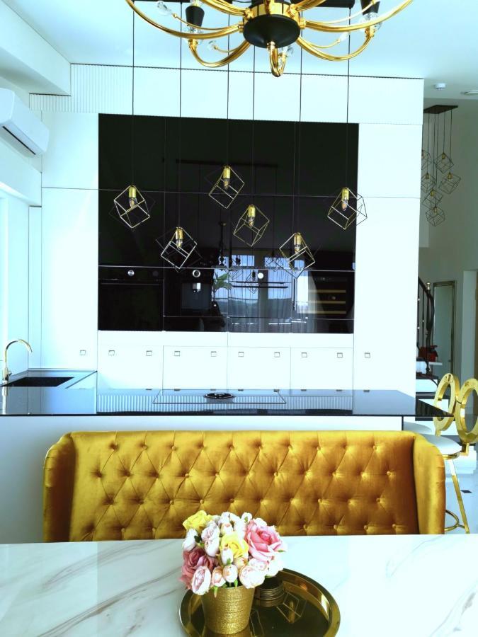 شقة Luxury Penthouse With Large Terrace & Panoramic Old Town View فيلنيوس المظهر الخارجي الصورة